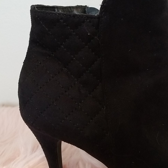 Quilted Booties - Picture 2 of 7